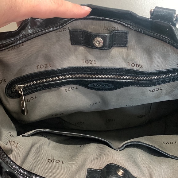 TOD’S Black Patent Shoulder Bag - Picture 13 of 16